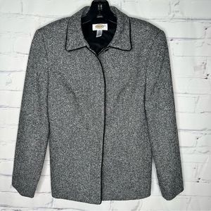 Talbots black & white size 4‎ petite jacket